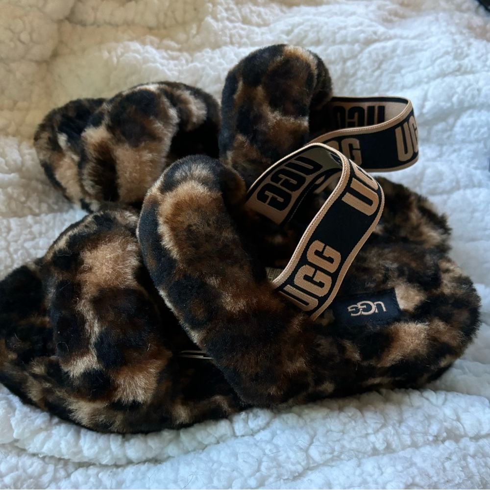 UGG fluff yeah slides, size 7, NWOT